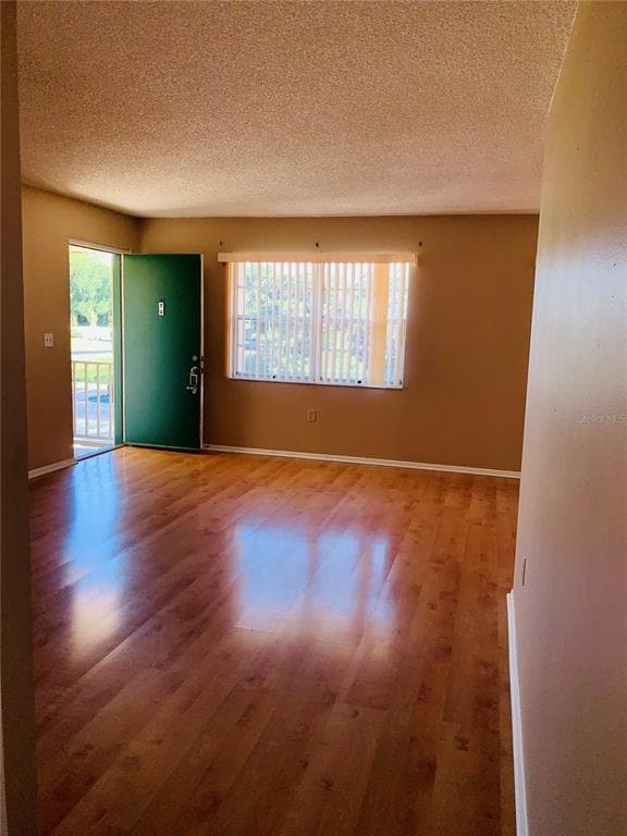 Foto del edificio - 4805 Rilma Ave