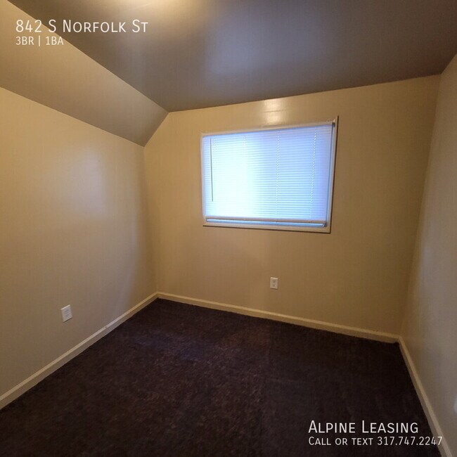 Building Photo - 842 S Norfolk St