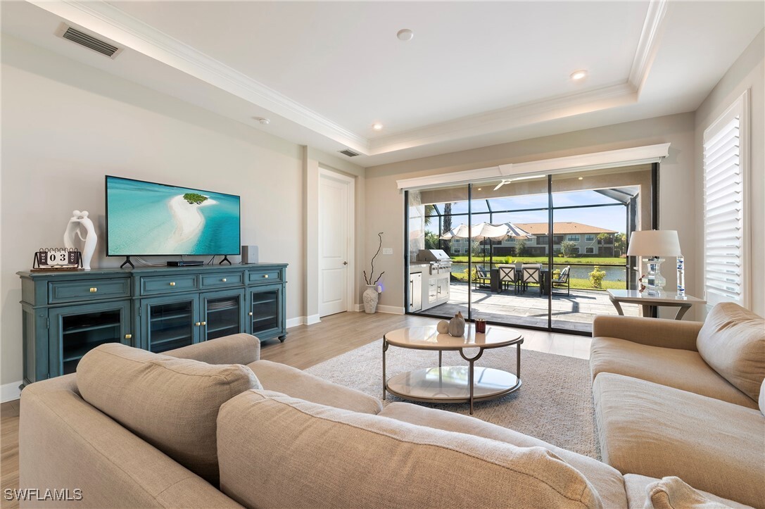 Foto principal - 15191 Tolmino St