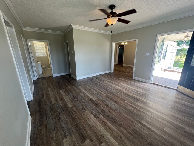 Building Photo - 3 bedroom 2 bath home in Coker