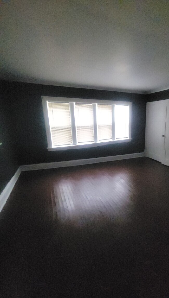 1720 W Atkinson Ave Unit 1, Milwaukee, WI 53206 Apartments in