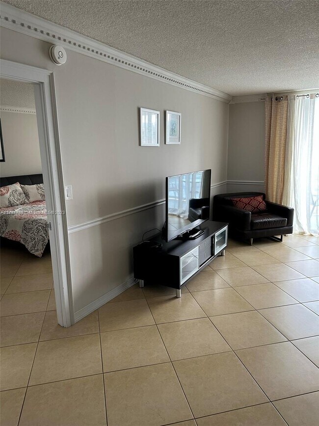 Building Photo - 3800 S Ocean Dr