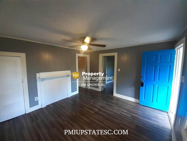 Building Photo - Cozy Remodel Rental Aval 7/22