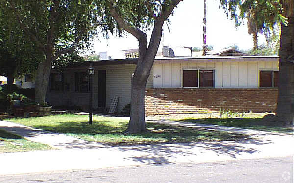 Primary Photo - 524-530 W Malibu Dr