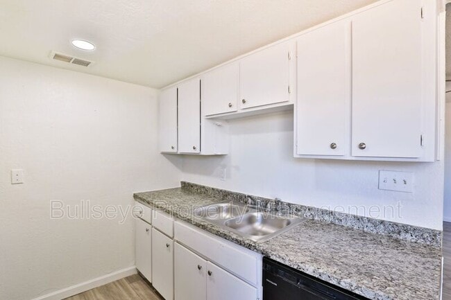 Foto del edificio - 1417 E Southern Ave