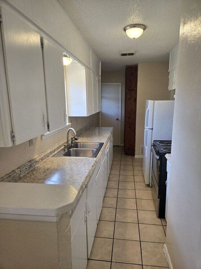 Foto del edificio - 612 Sunset Ln