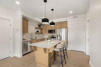 Building Photo - 1522 Quail Dr