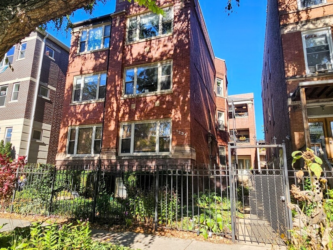 Primary Photo - 1234 W Argyle St