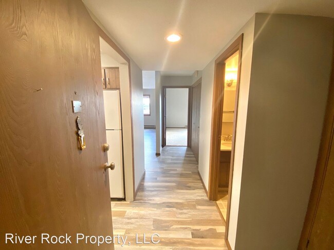 Building Photo - 2 br, 1.5 bath House - 1110 3rd Ave N #502W
