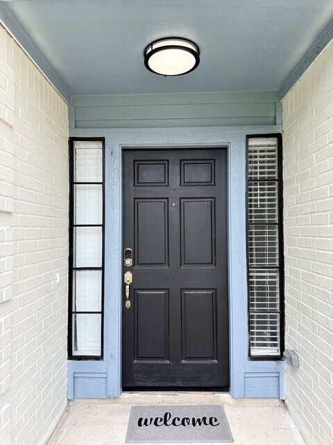 Building Photo - 3419 Southdown Dr