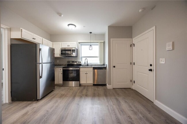 Building Photo - 6899 Post Rd