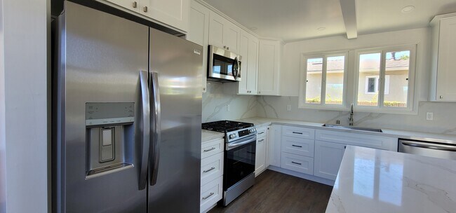 Foto del edificio - 5509 W 134th St