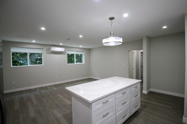 Foto del edificio - 1575 Manning Ave