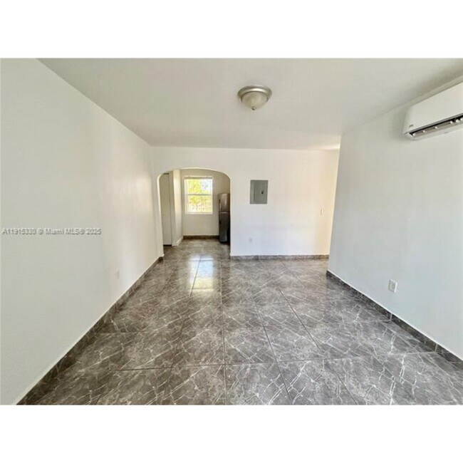 Foto del edificio - 11 Sidonia Ave