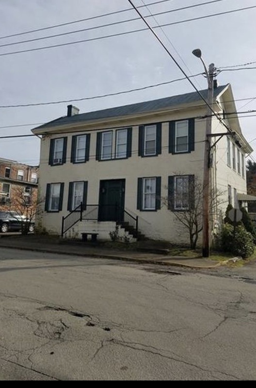 Building Photo - 13 W Cross Ave