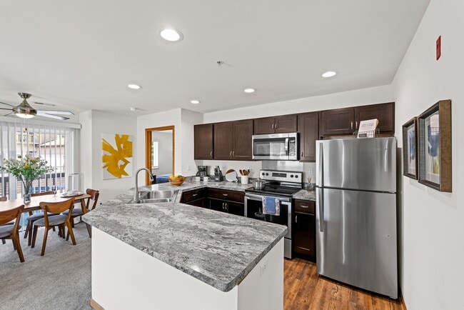 Building Photo - Saddle Brook
