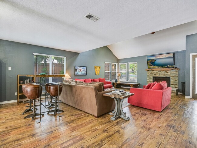 Building Photo - 14611 Gold Fish Pond Ave