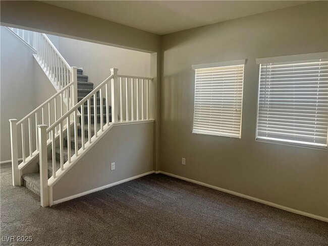 Building Photo - 8365 S Pioneer Way