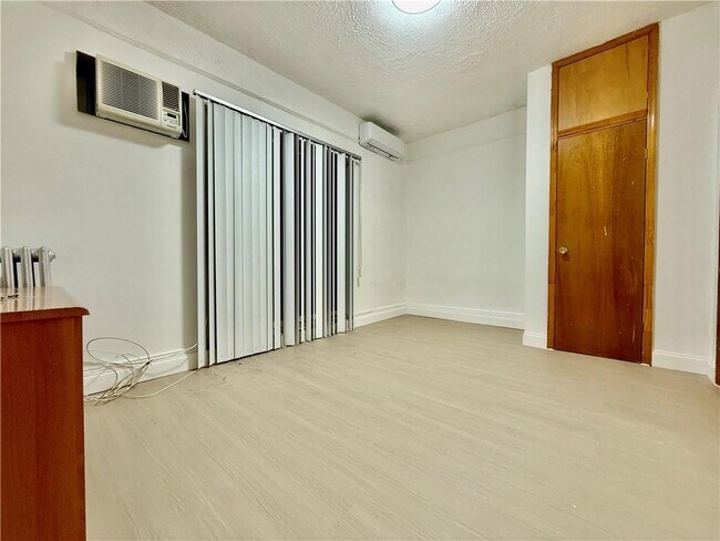 Foto del edificio - 34 Bay 10th St