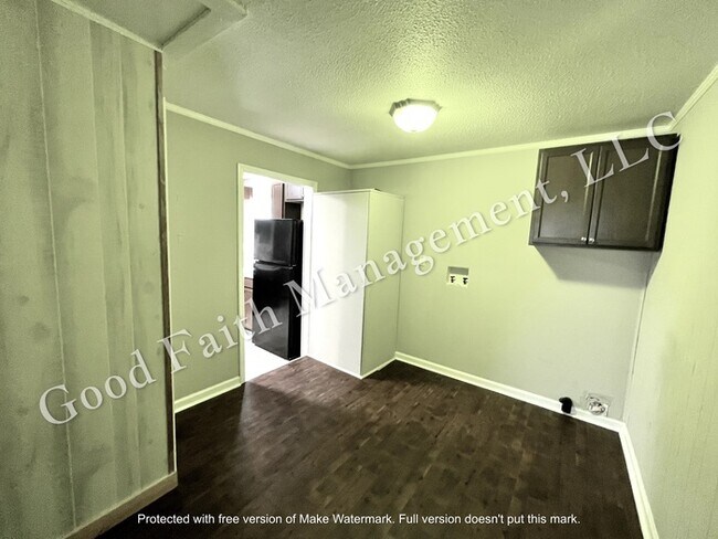 Building Photo - Quaint Ranch in the heart of Augusta!