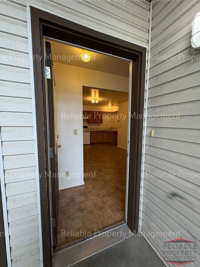 Building Photo - 2134 Meppen Dr