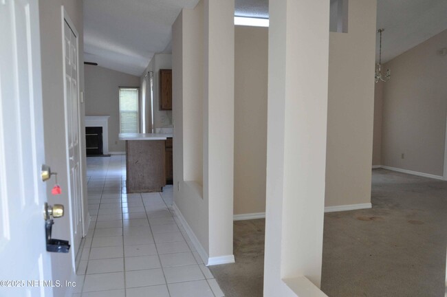 Foto del edificio - 2105 Hovington Cir W