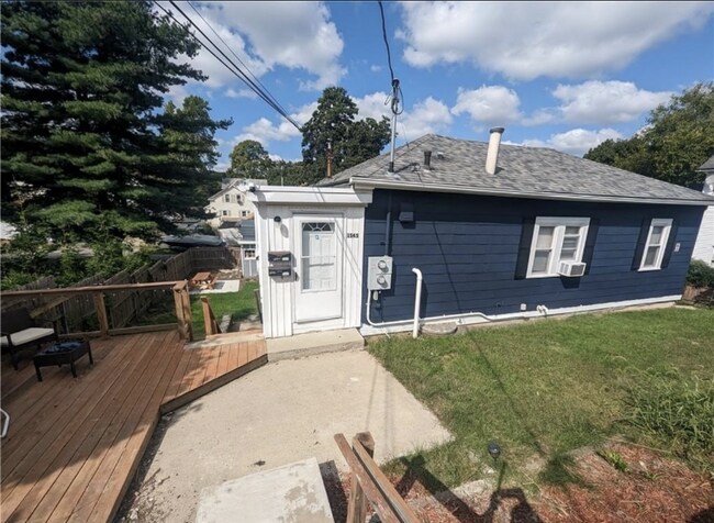 Building Photo - 1545 Main St