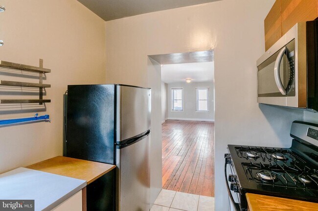 Foto del edificio - 2046 Montrose St