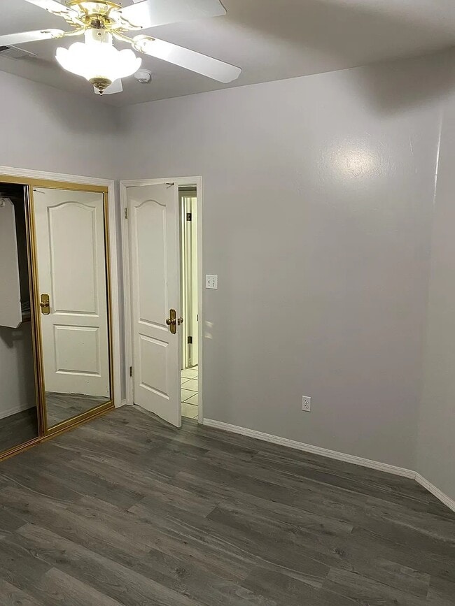 Building Photo - 12216 Kingfisher Ave