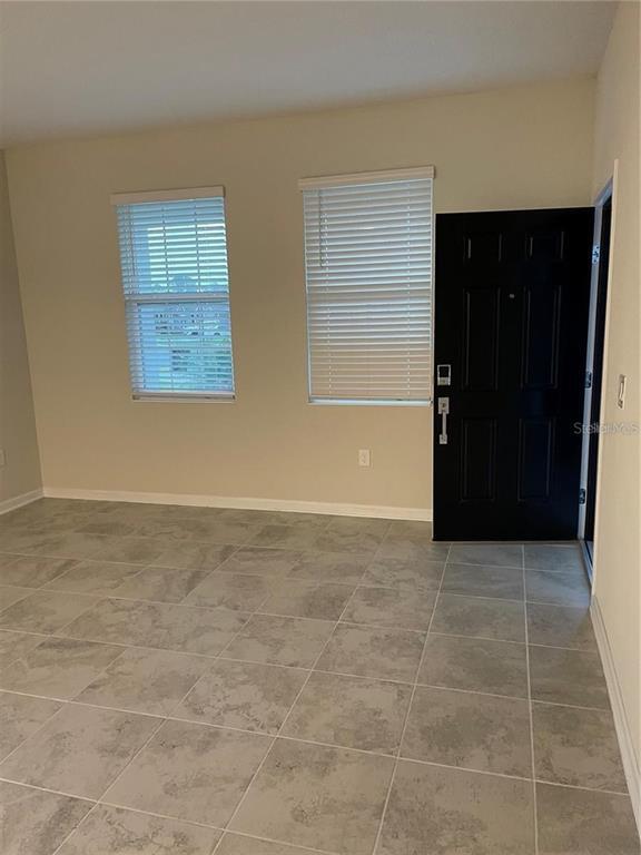 Building Photo - 1719 Chatsworth Cir