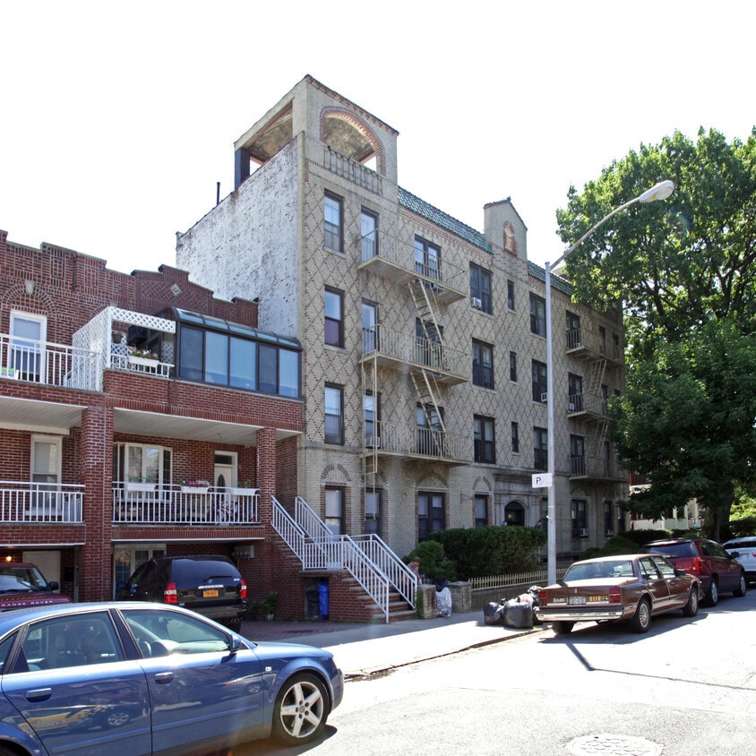 Primary Photo - 146 92nd St