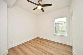 Building Photo - 932 South Ln