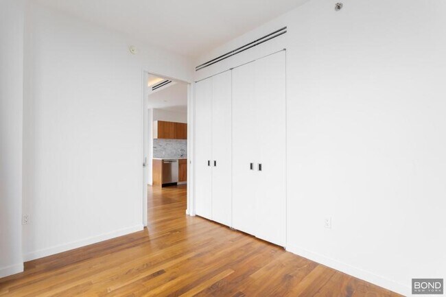 Foto del edificio - 1 bedroom in Brooklyn NY 11211