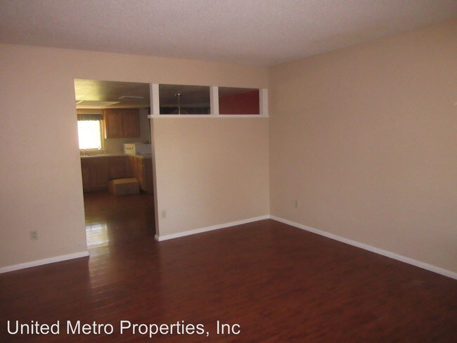 Building Photo - 3933 W Sunnyside Dr