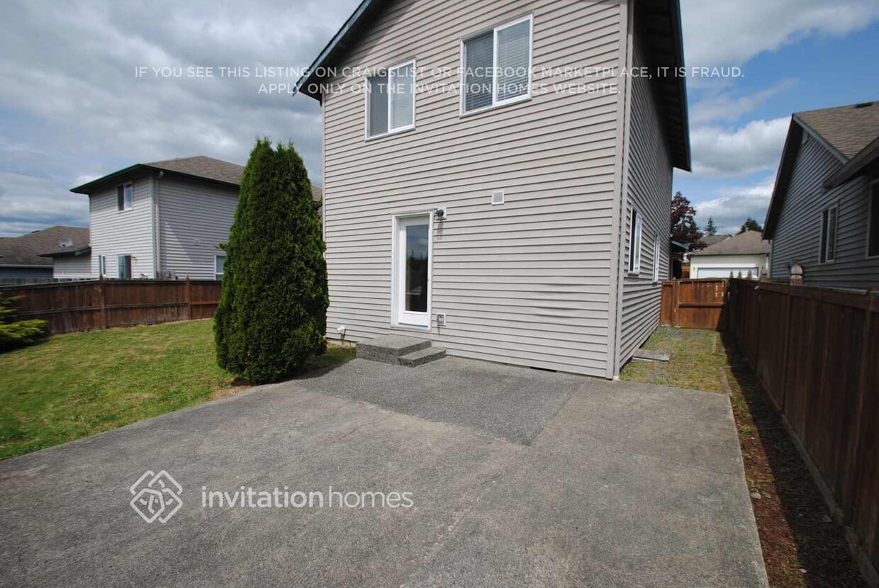 Building Photo - 19318 Valley View Dr