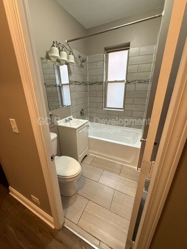 Foto del edificio - 7323 S Yates Blvd