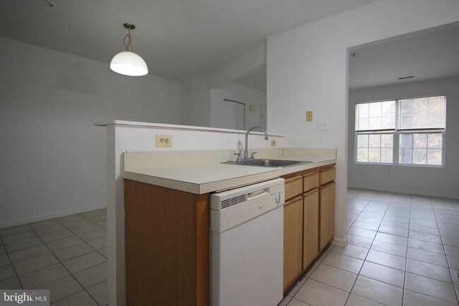 Building Photo - 10144 Reprise Dr