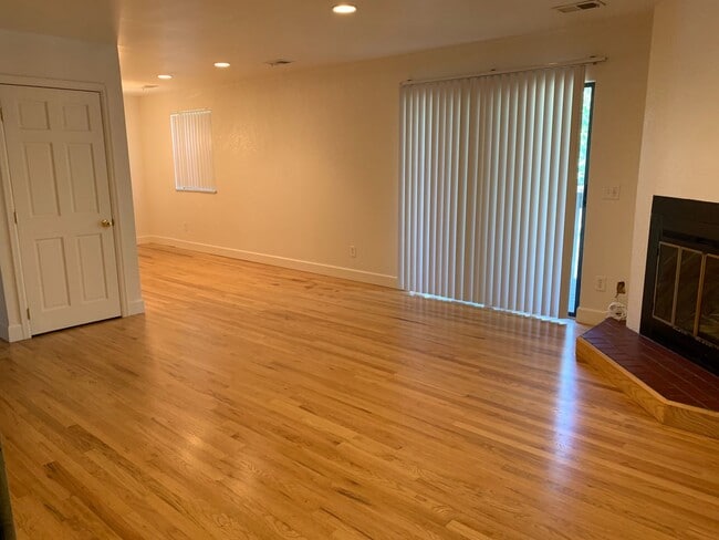 Photo - 2875 Shadow Creek Dr Apartment