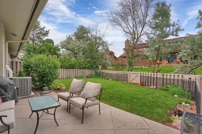 Building Photo - Beautifully Updated Home in the Desirable ...