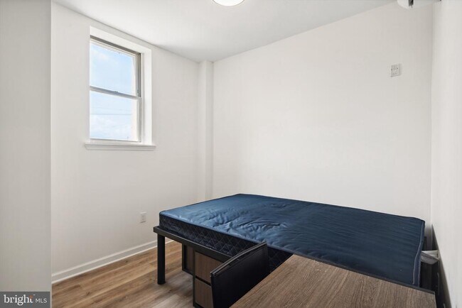Building Photo - 1534 N 16th St