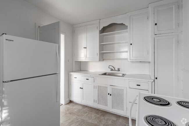 2BR, 1BA - 800SF - Kitchen - 2065 Niles