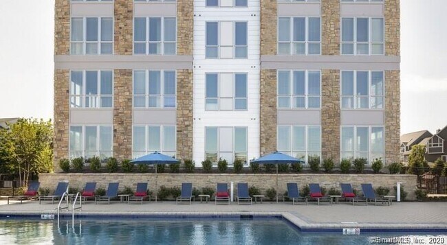 Foto del edificio - 112 Southfield Ave