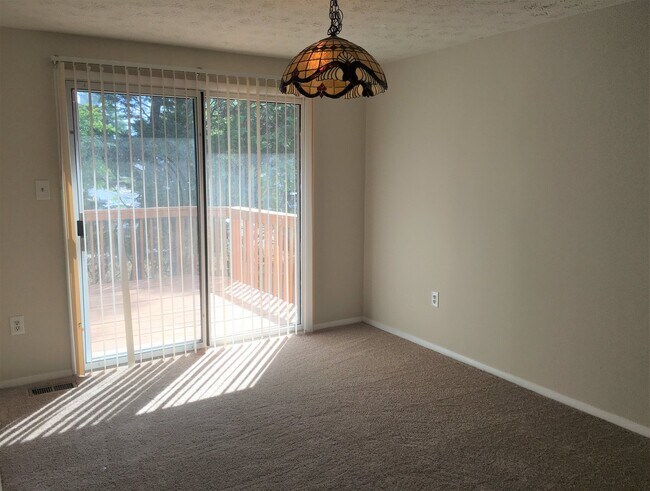 Building Photo - Gorgeous 3 BR/2.5 BA Townhome in Beltsville!