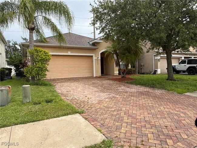 Foto del edificio - 8242 Silver Birch Way