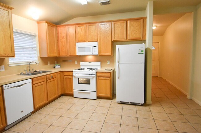 Building Photo - 13220 Castlewind Ln