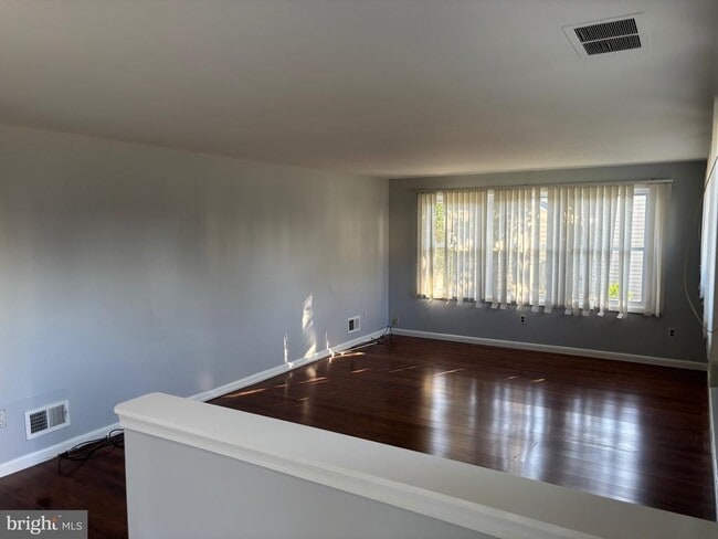 Foto del edificio - 8 N Avon Dr