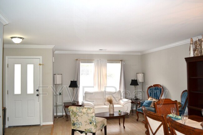 Foto del edificio - 29 Woodland Hills Dr