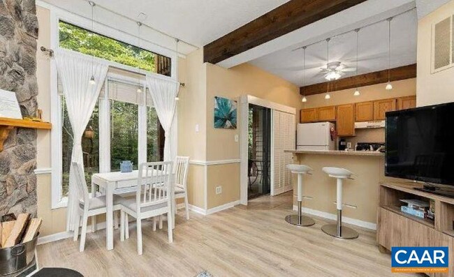 Building Photo - 718 Laurelwood