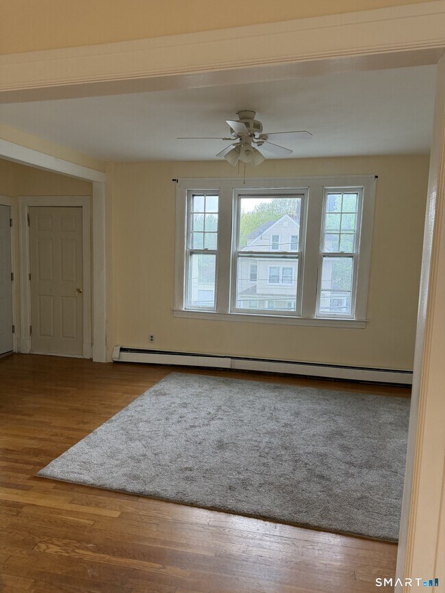 Foto del edificio - 452 Hillside Ave