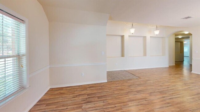 Building Photo - 2816 Mission Tejas Dr